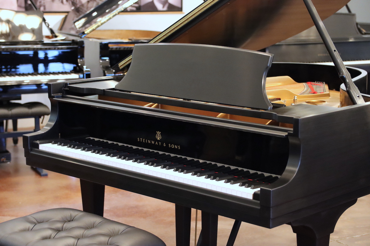 grand piano steinway and sons